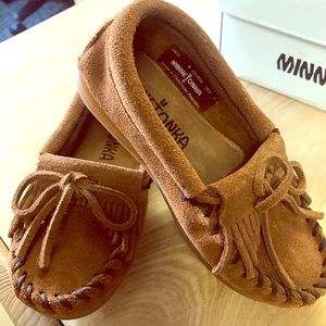 Minnetonka Child’s Kilty Brown Moccasins